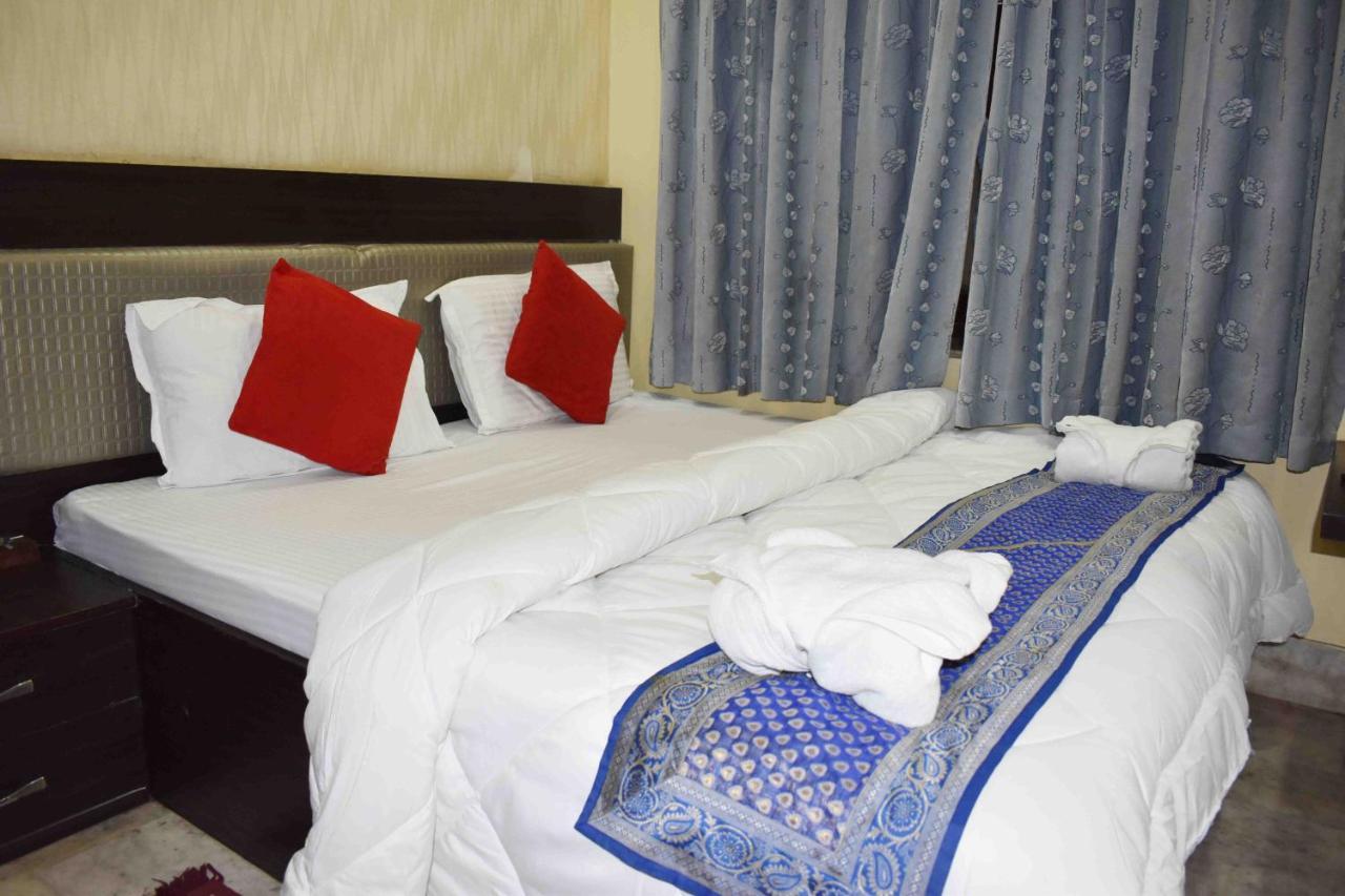Hotel Mrk Varanasi Luaran gambar