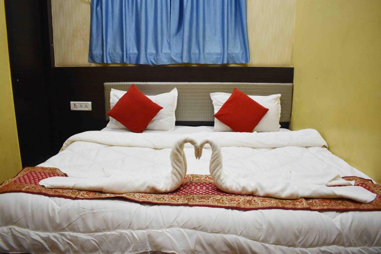 Hotel Mrk Varanasi Luaran gambar
