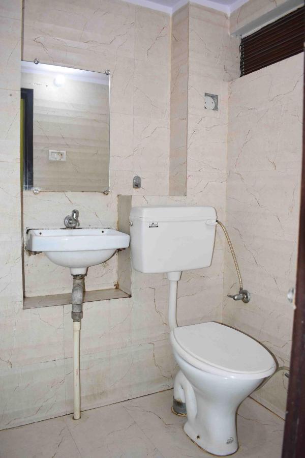 Hotel Mrk Varanasi Luaran gambar