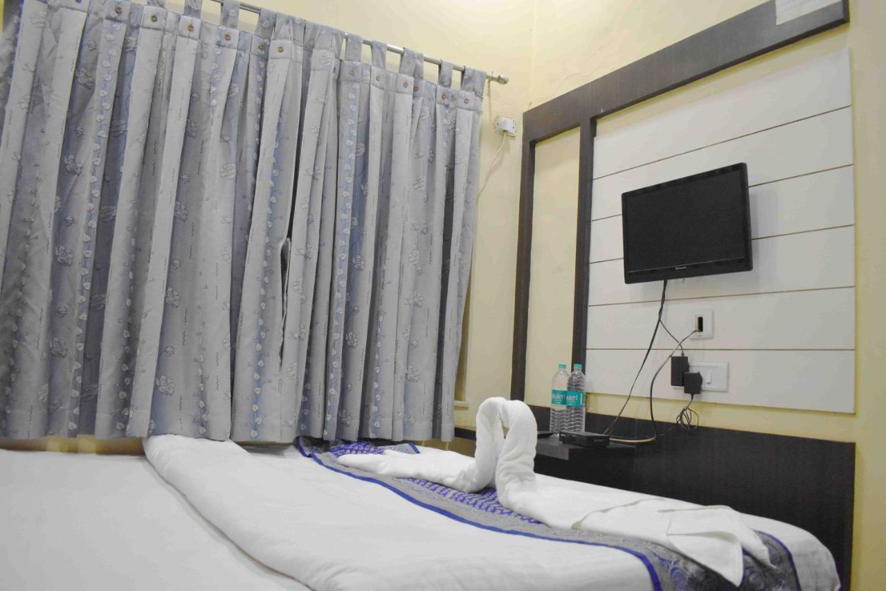 Hotel Mrk Varanasi Luaran gambar