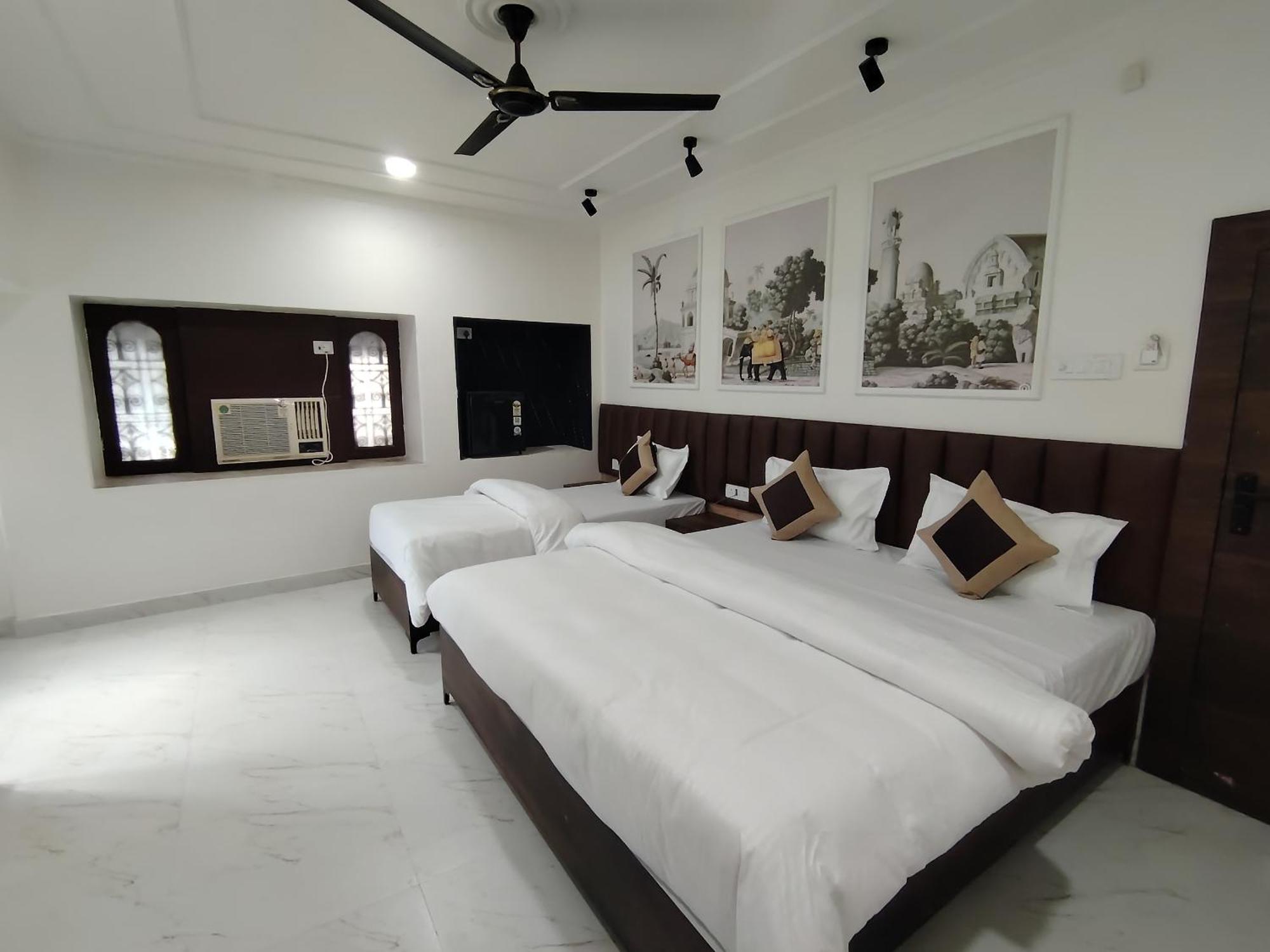 Hotel Mrk Varanasi Luaran gambar